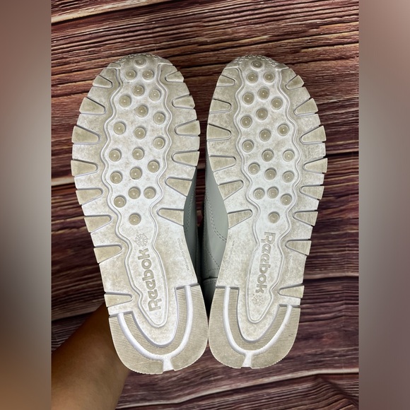 Reebok Classic Light Gray Sneaker. Size 8 women’s. - Picture 8 of 8